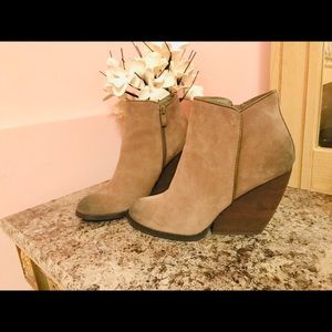 Ankle boots